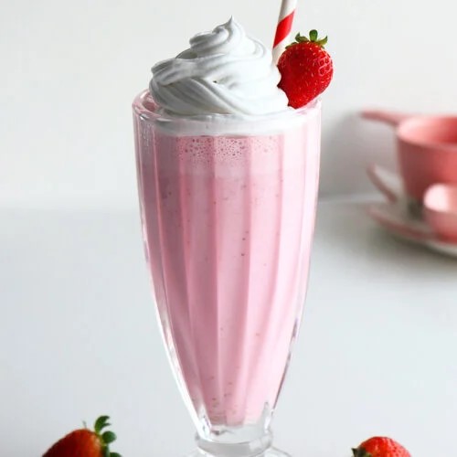 شیک توت‌ فرنگی